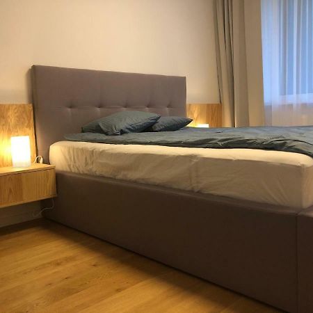 New Modern Urban Apartment Bratislava Exterior photo