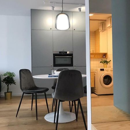 New Modern Urban Apartment Bratislava Exterior photo
