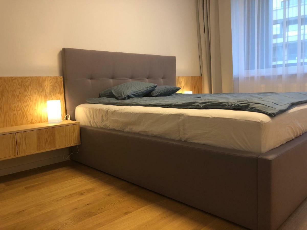 New Modern Urban Apartment Bratislava Exterior photo