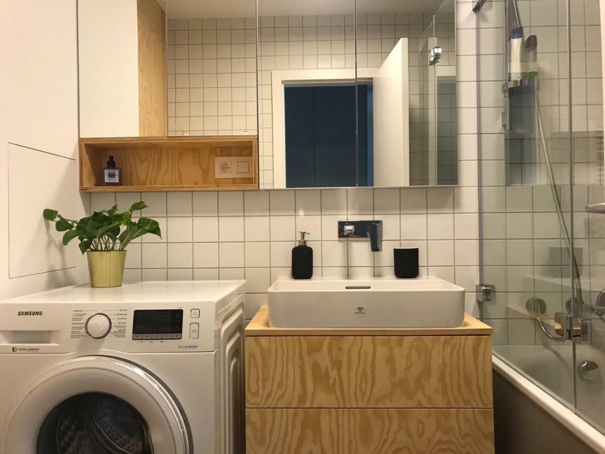 New Modern Urban Apartment Bratislava Exterior photo