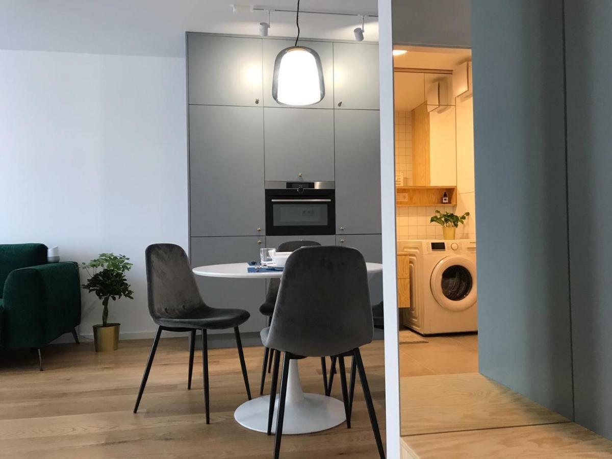 New Modern Urban Apartment Bratislava Exterior photo