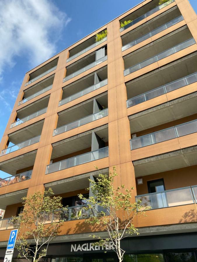 New Modern Urban Apartment Bratislava Exterior photo