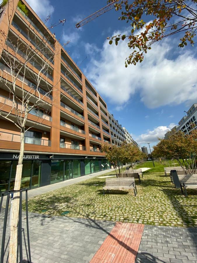 New Modern Urban Apartment Bratislava Exterior photo