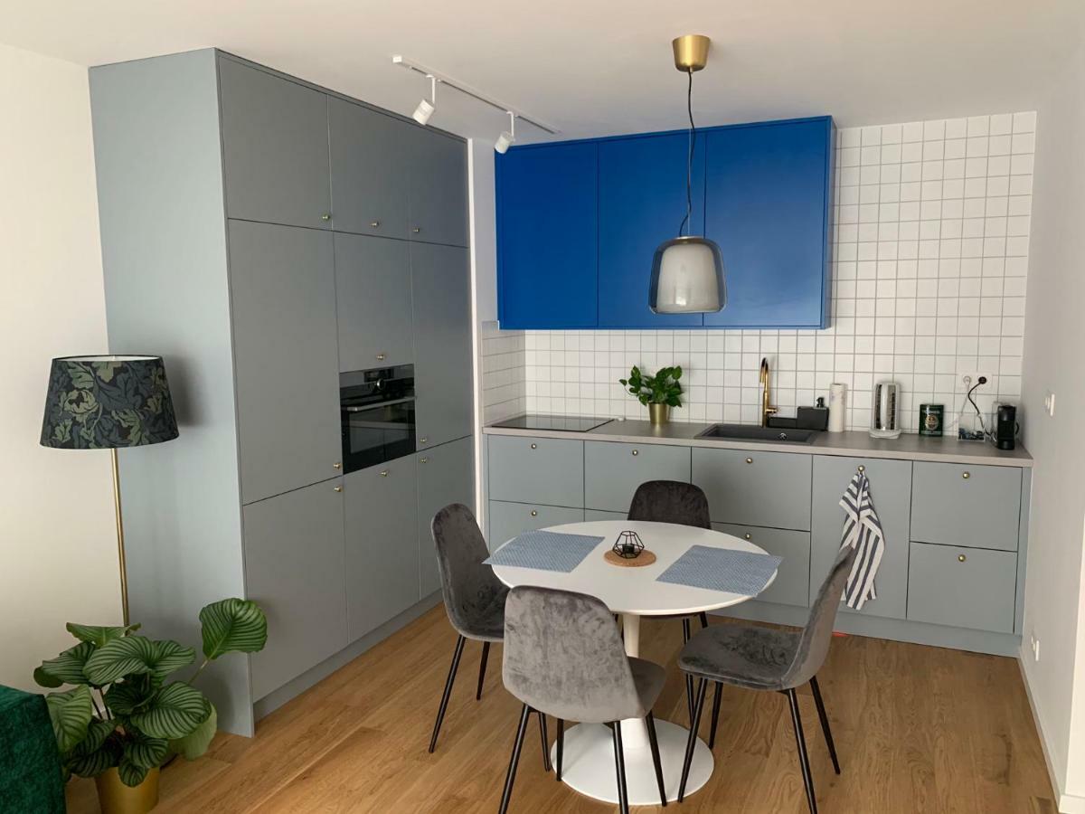 New Modern Urban Apartment Bratislava Exterior photo