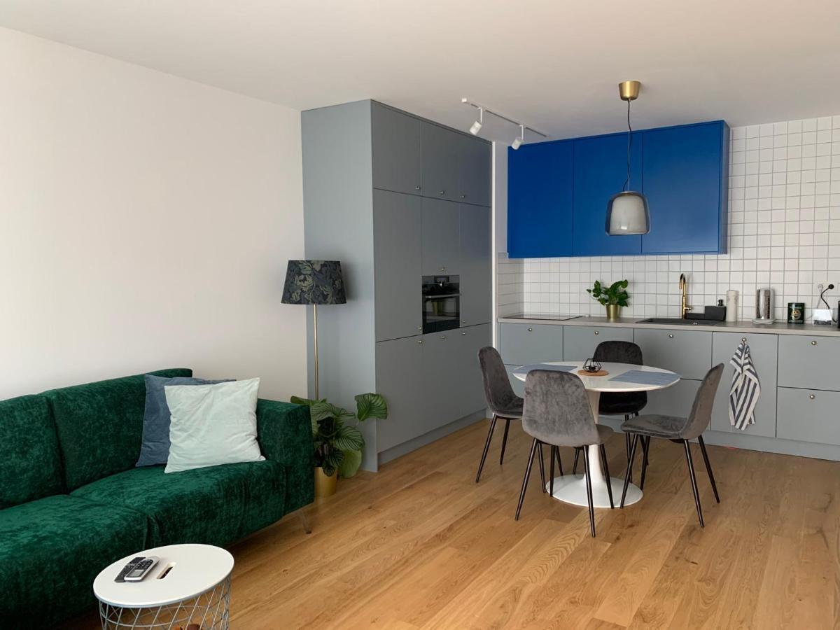 New Modern Urban Apartment Bratislava Exterior photo